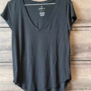 American Eagle Outfitters Black V-Neck Short Sleeve Tee